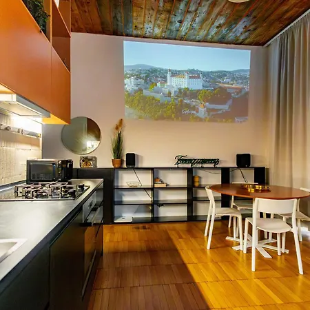 아파트 Adm Boutique Old Town Center Loft, Projector - Movie 브라티슬라바
