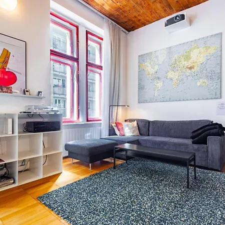 Adm Boutique Old Town Center Loft, Projector - Movie 아파트 *