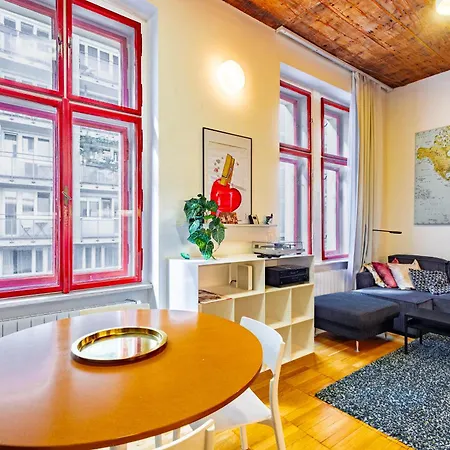 Adm Boutique Old Town Center Loft, Projector - Movie 아파트